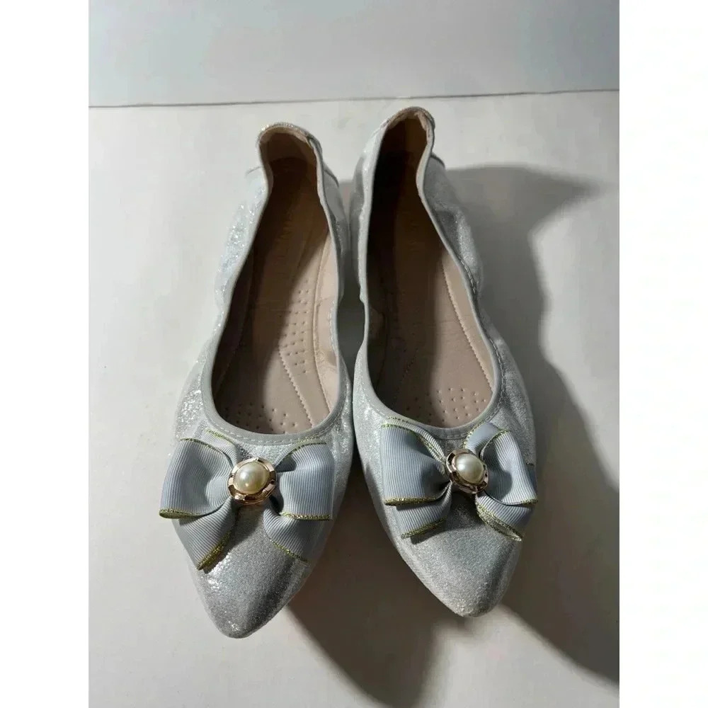 Elegant White Women's Shoes with Bow and Pearl Detail